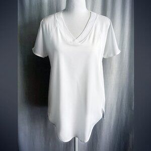 Athleta women's sport t-shirt, white, short sleeve, relaxed fit, size XS fits M